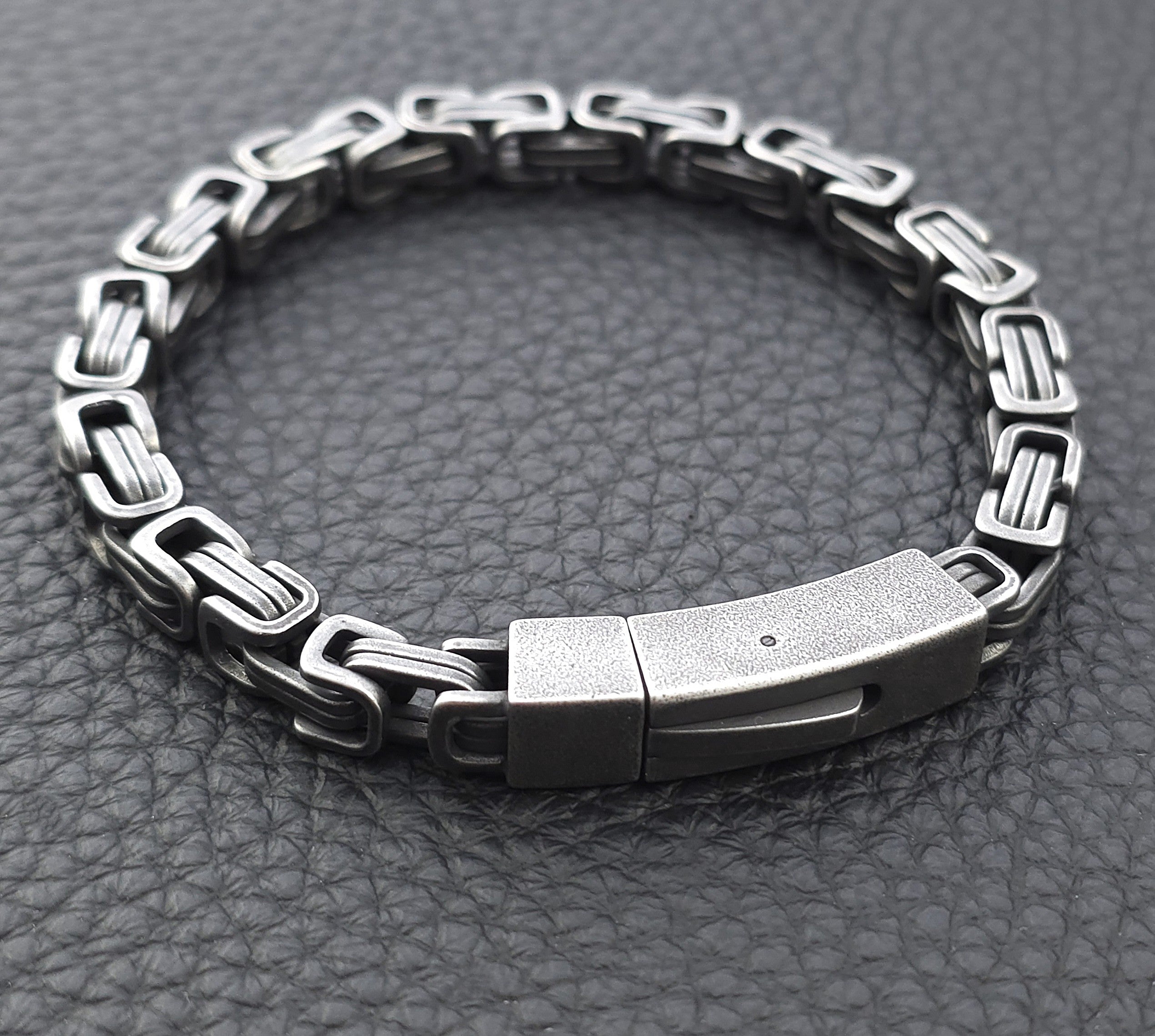 Men’s Stainless Steel Bracelet 21.5 cm – Byzantine Style, Metallic Black