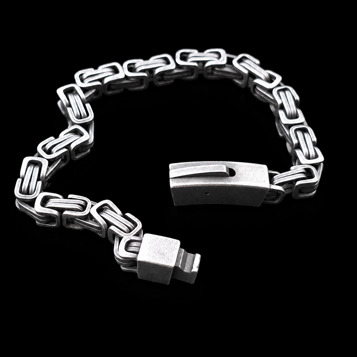 Men’s Stainless Steel Bracelet 21.5 cm – Byzantine Style, Metallic Black