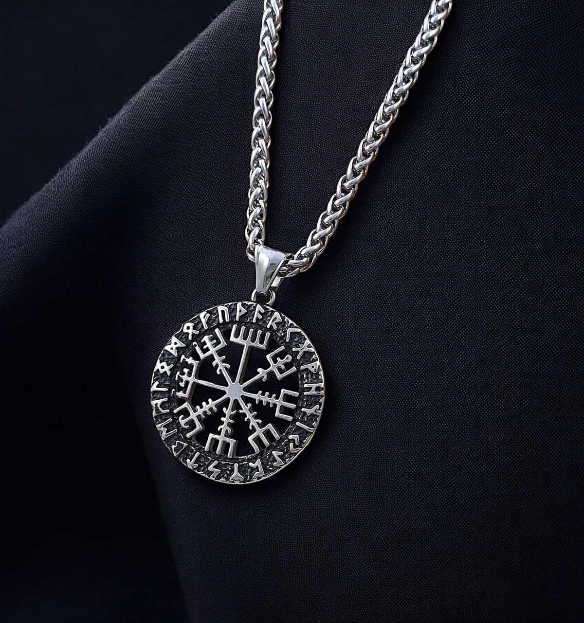 Stainless Steel Braided Chain 4 mm with Vegvísir Compass Pendant – Silver | Women & Men – 4